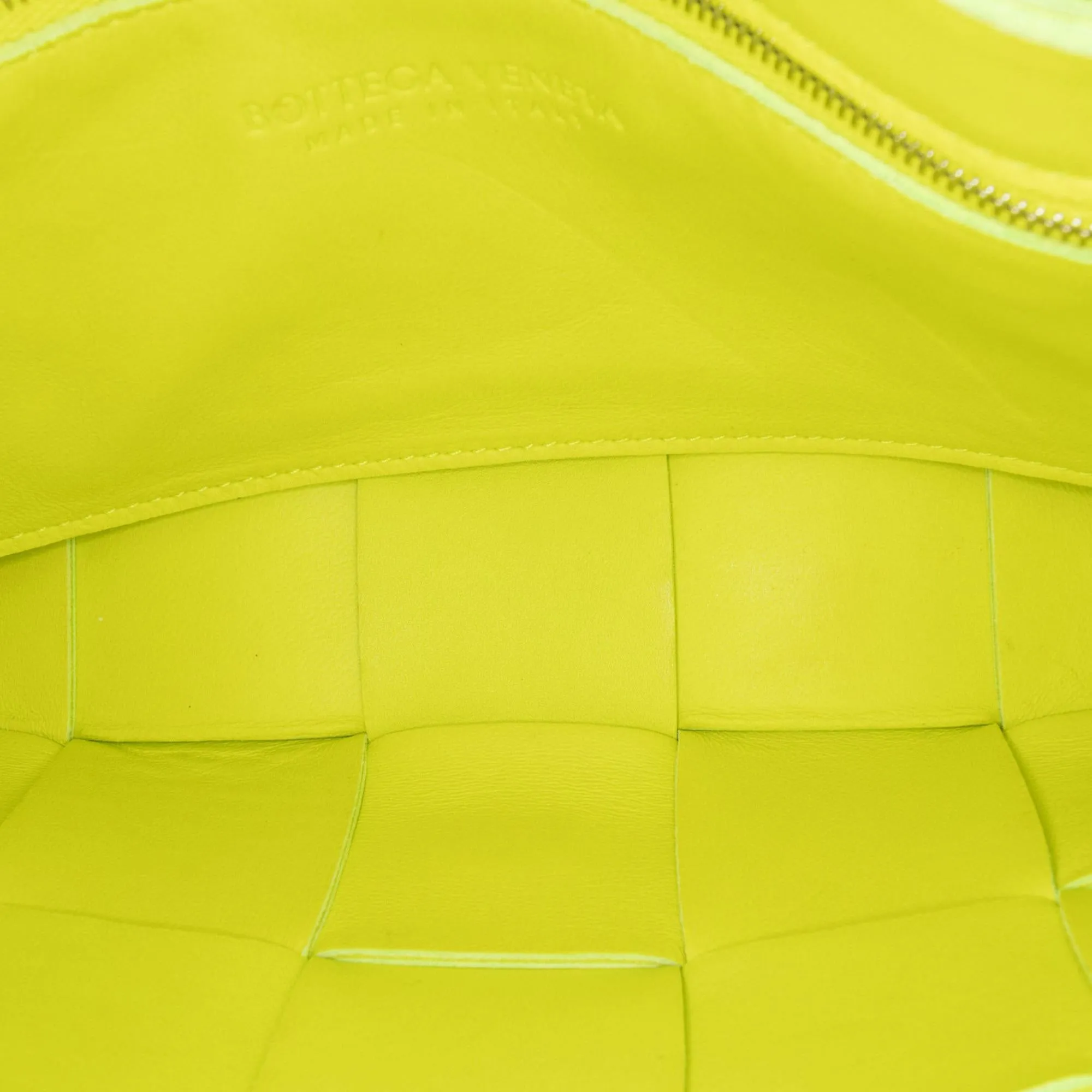 Bottega Veneta Intrecciato Cassette Crossbody (SHG-j1e6qW)