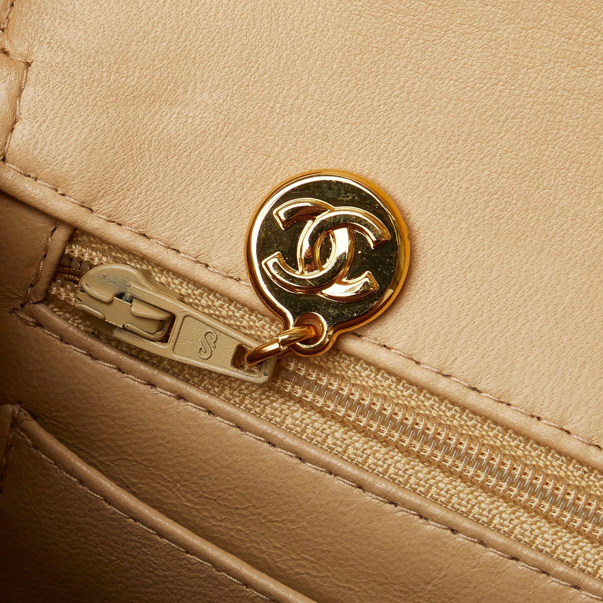 CHANEL Medium Lambskin Envelope Flap Handbag