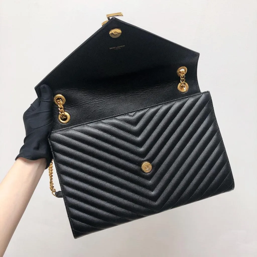 Envelope Large Flap in Chevron Quilted Leather Black