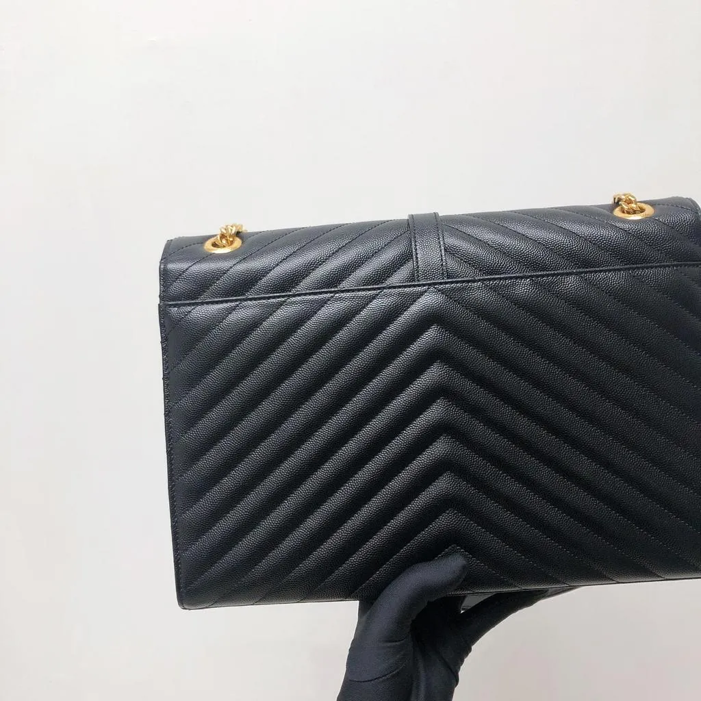 Envelope Large Flap in Chevron Quilted Leather Black