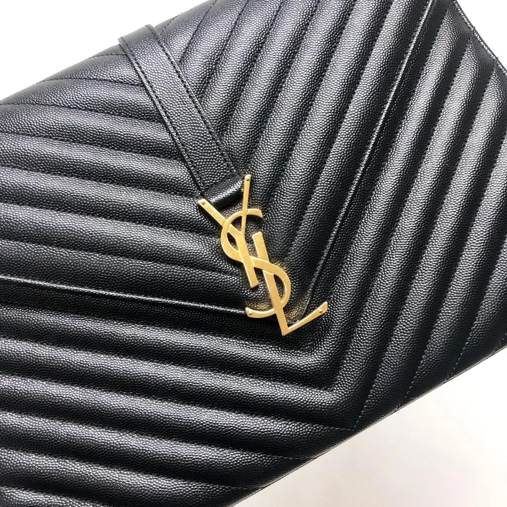 Envelope Large Flap in Chevron Quilted Leather Black