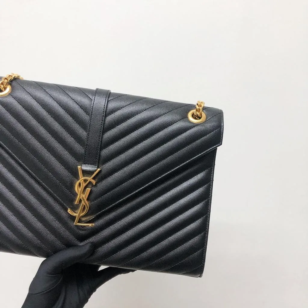 Envelope Large Flap in Chevron Quilted Leather Black