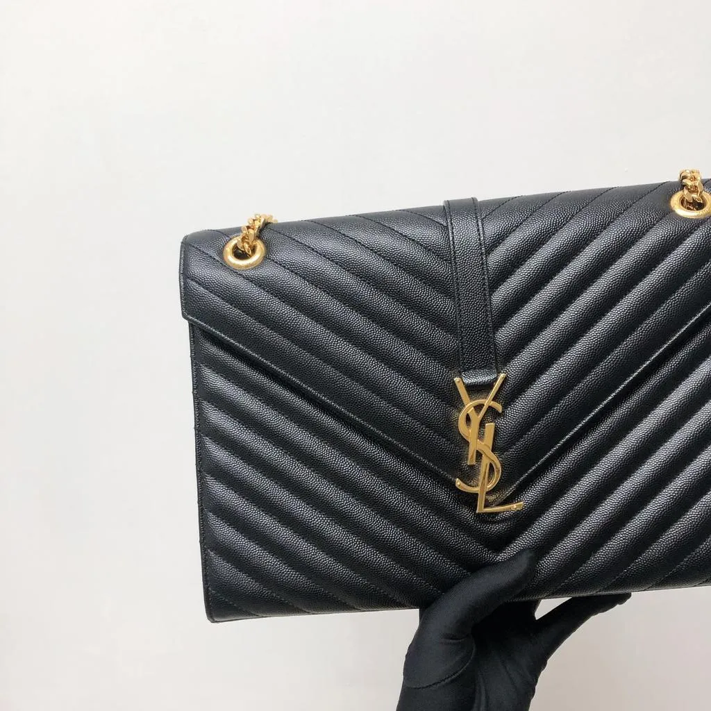 Envelope Large Flap in Chevron Quilted Leather Black