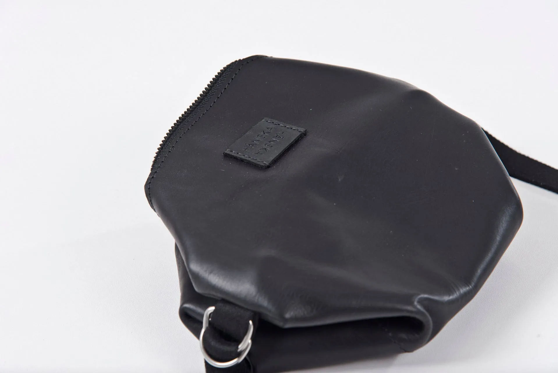 VALOR - Black Leather